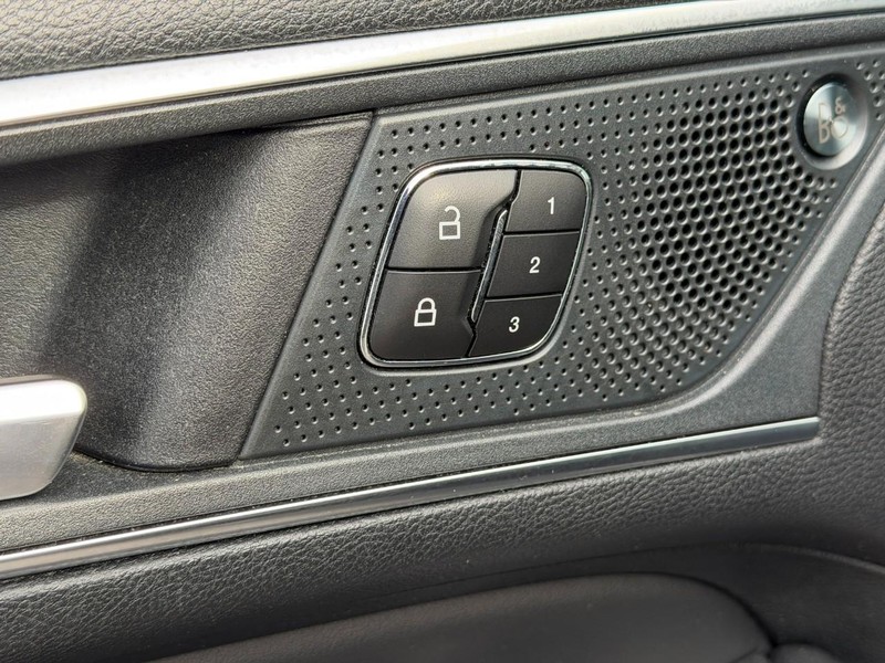 Ford Edge Vehicle Full-screen Gallery Image 17