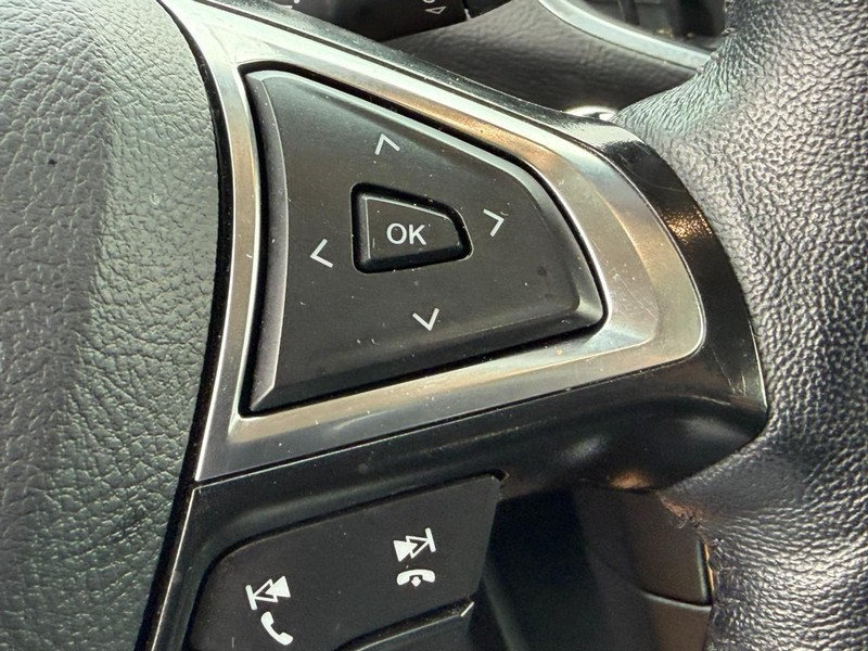 Ford Edge Vehicle Full-screen Gallery Image 20