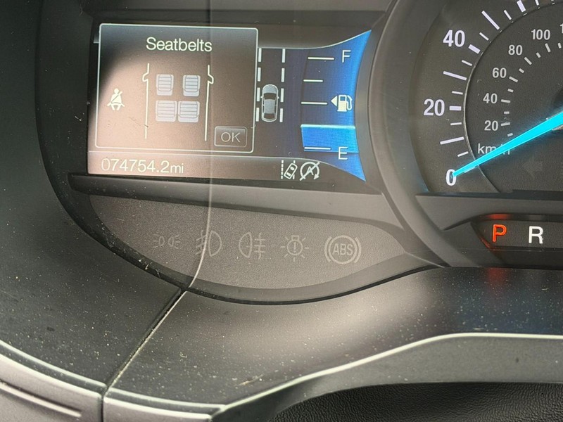 Ford Edge Vehicle Full-screen Gallery Image 21