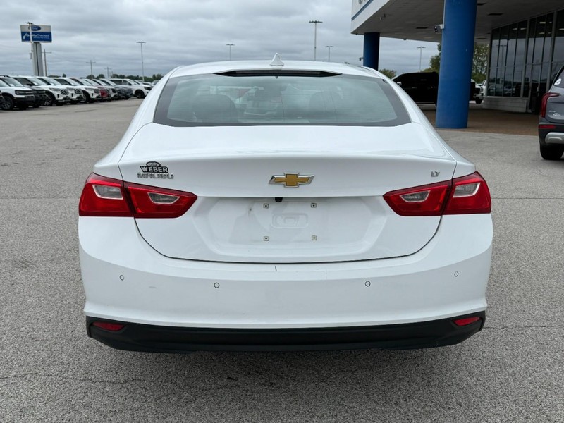 Chevrolet Malibu Vehicle Full-screen Gallery Image 04
