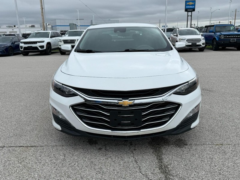 Chevrolet Malibu Vehicle Full-screen Gallery Image 09