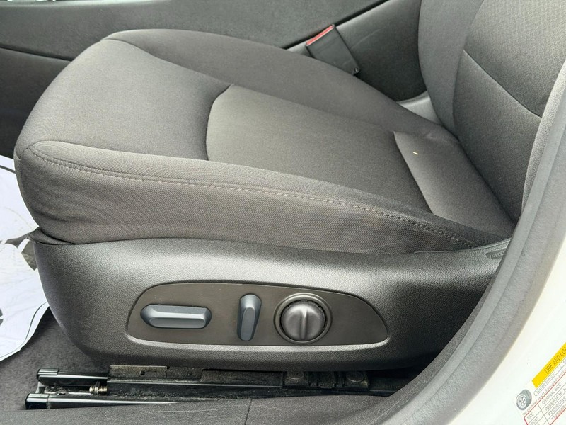 Chevrolet Malibu Vehicle Full-screen Gallery Image 17