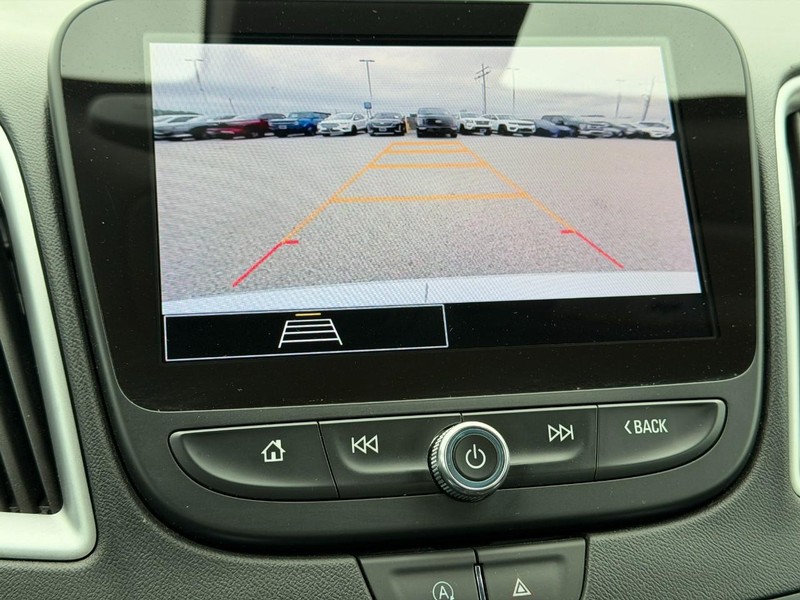 Chevrolet Malibu Vehicle Full-screen Gallery Image 22