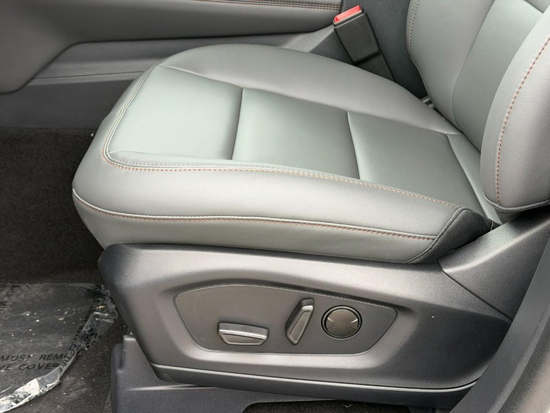 Ford Explorer Vehicle Full-screen Gallery Image 11