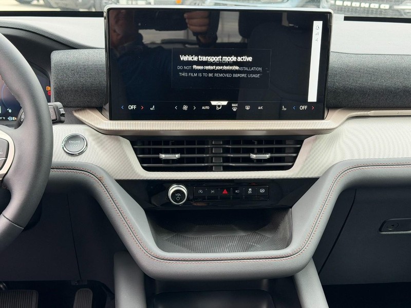 Ford Explorer Vehicle Full-screen Gallery Image 7