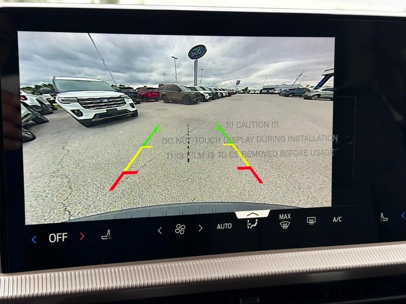 Ford Explorer Vehicle Full-screen Gallery Image 13