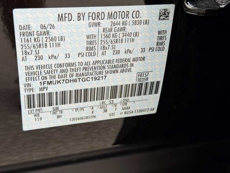 Ford Explorer Vehicle Full-screen Gallery Image 14