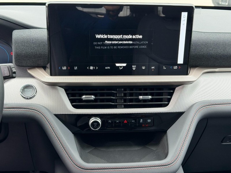 Ford Explorer Vehicle Full-screen Gallery Image 9