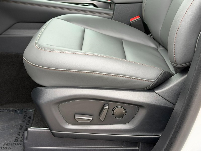 Ford Explorer Vehicle Full-screen Gallery Image 12