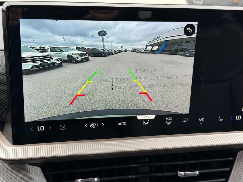 Ford Explorer Vehicle Full-screen Gallery Image 15