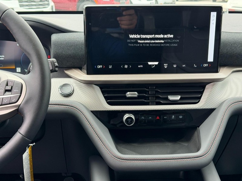 Ford Explorer Vehicle Full-screen Gallery Image 9