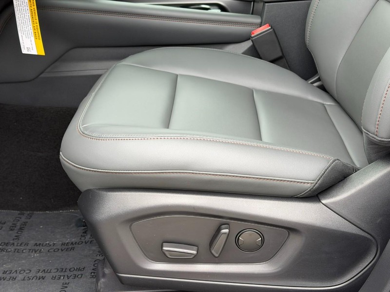 Ford Explorer Vehicle Full-screen Gallery Image 11
