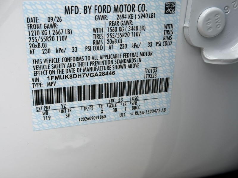 Ford Explorer Vehicle Full-screen Gallery Image 15