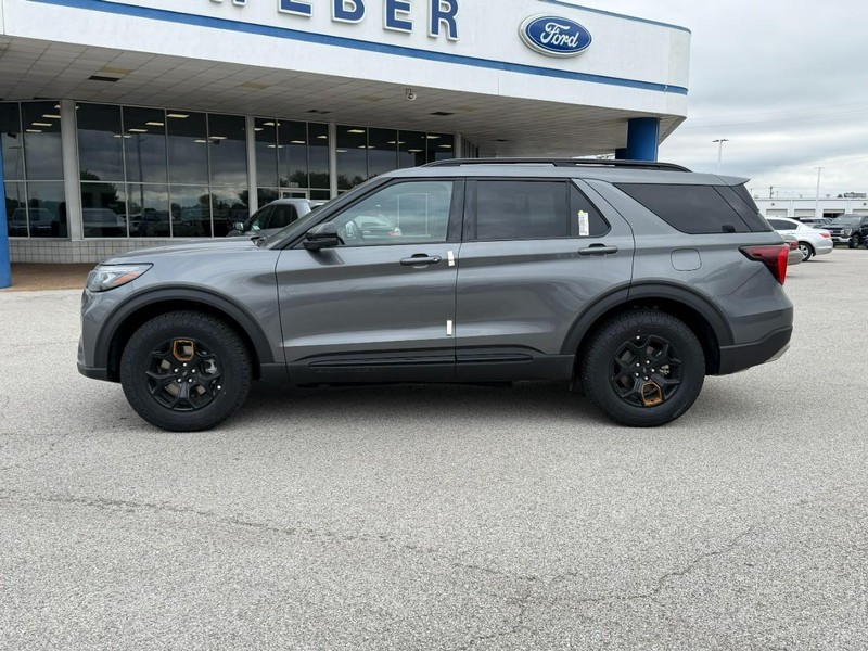 Ford Explorer Vehicle Full-screen Gallery Image 2