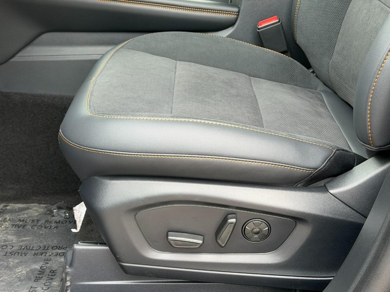 Ford Explorer Vehicle Full-screen Gallery Image 13