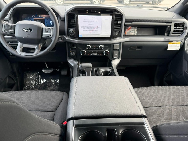 Ford F-150 Vehicle Full-screen Gallery Image 5