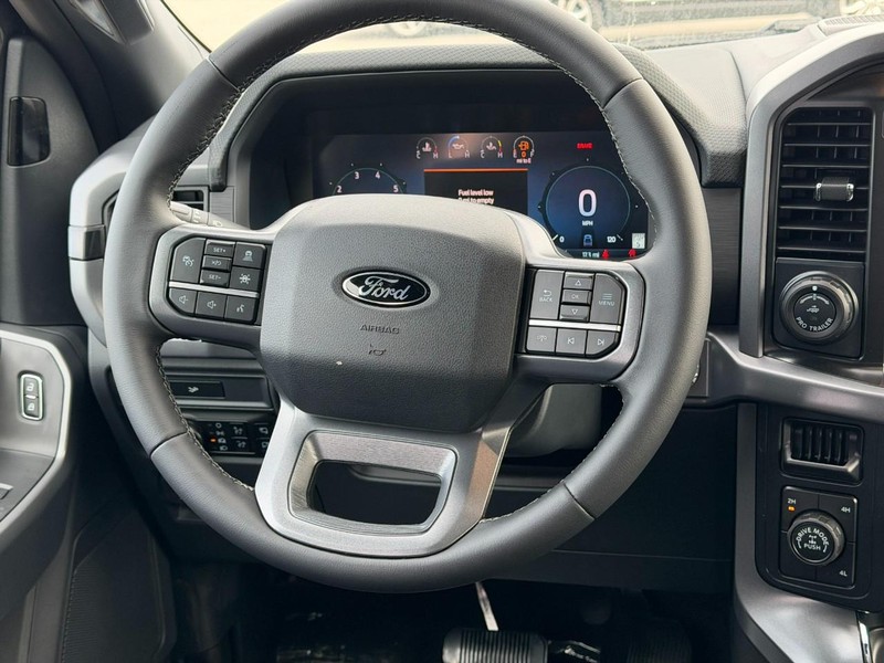Ford F-150 Vehicle Full-screen Gallery Image 6