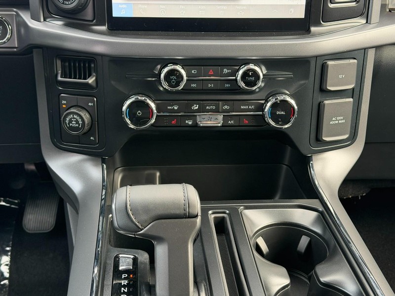 Ford F-150 Vehicle Full-screen Gallery Image 8