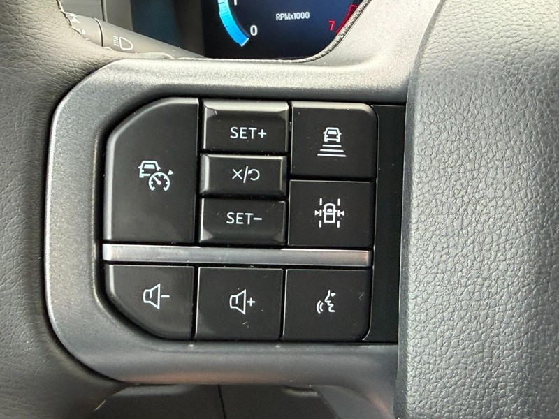 Ford F-150 Vehicle Full-screen Gallery Image 11