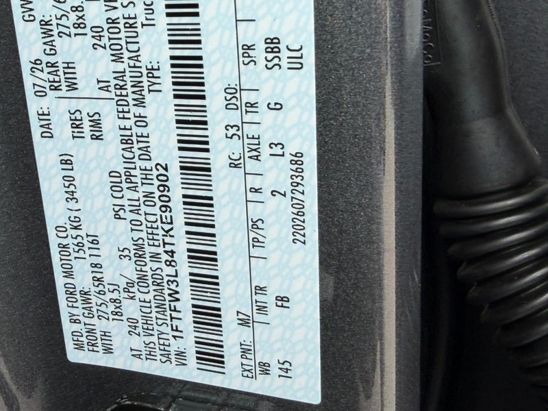 Ford F-150 Vehicle Full-screen Gallery Image 16