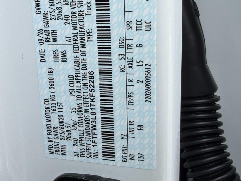 Ford F-150 Vehicle Full-screen Gallery Image 16