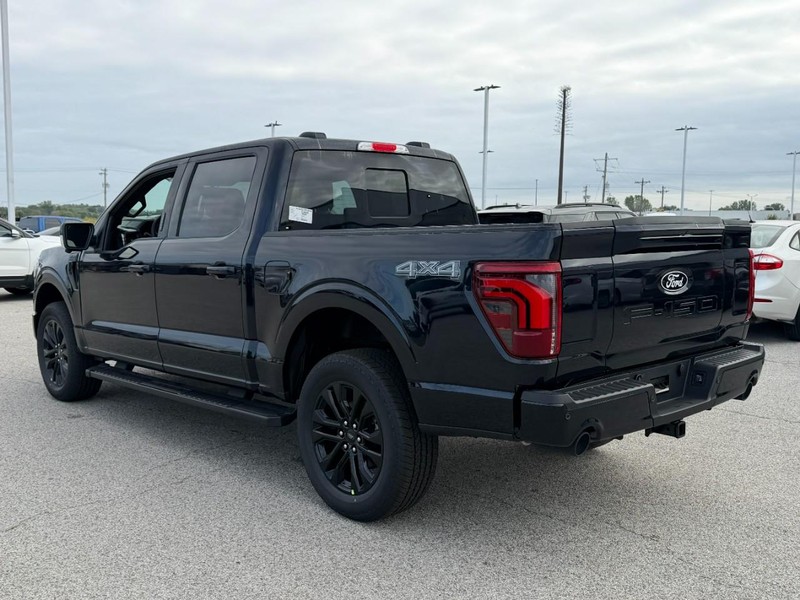 Ford F-150 Vehicle Full-screen Gallery Image 3
