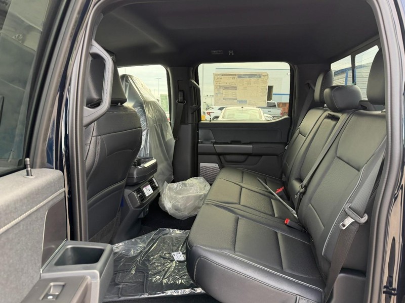 Ford F-150 Vehicle Full-screen Gallery Image 4