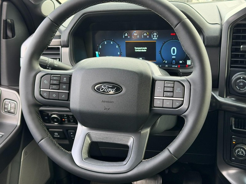 Ford F-150 Vehicle Full-screen Gallery Image 6