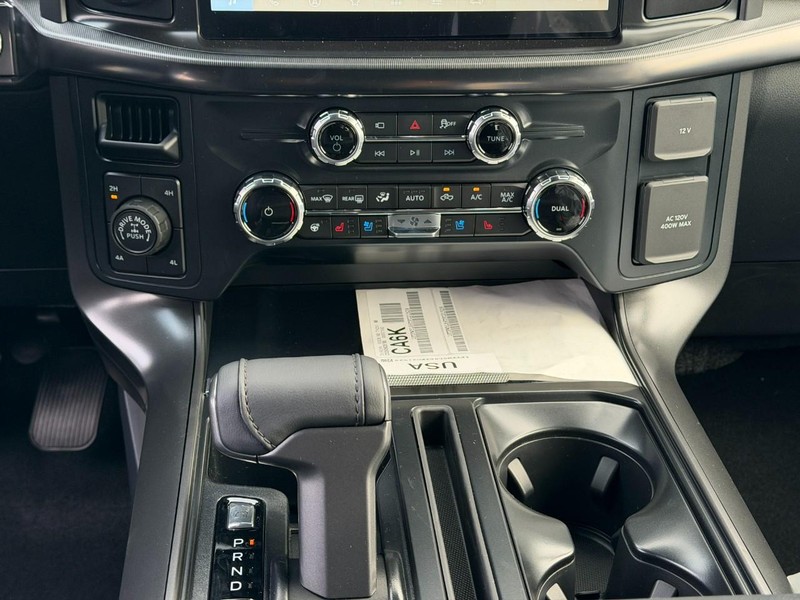 Ford F-150 Vehicle Full-screen Gallery Image 8