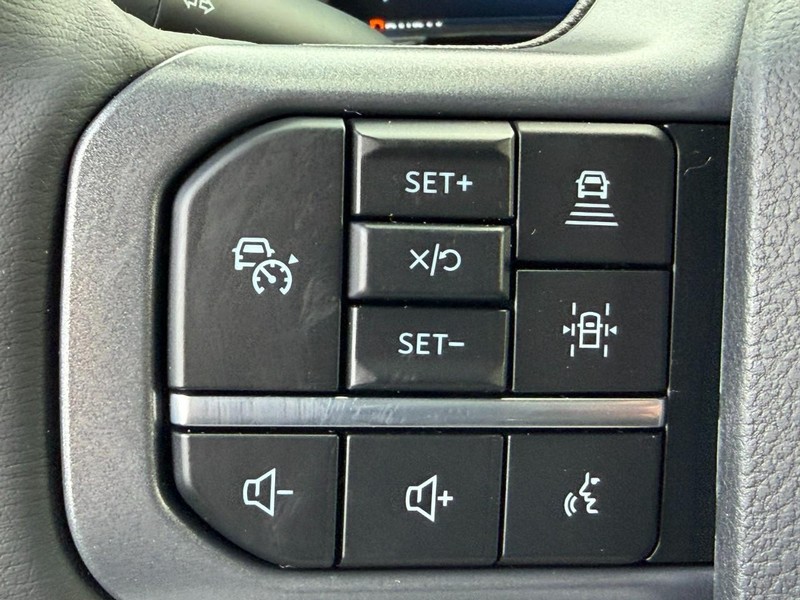 Ford F-150 Vehicle Full-screen Gallery Image 12