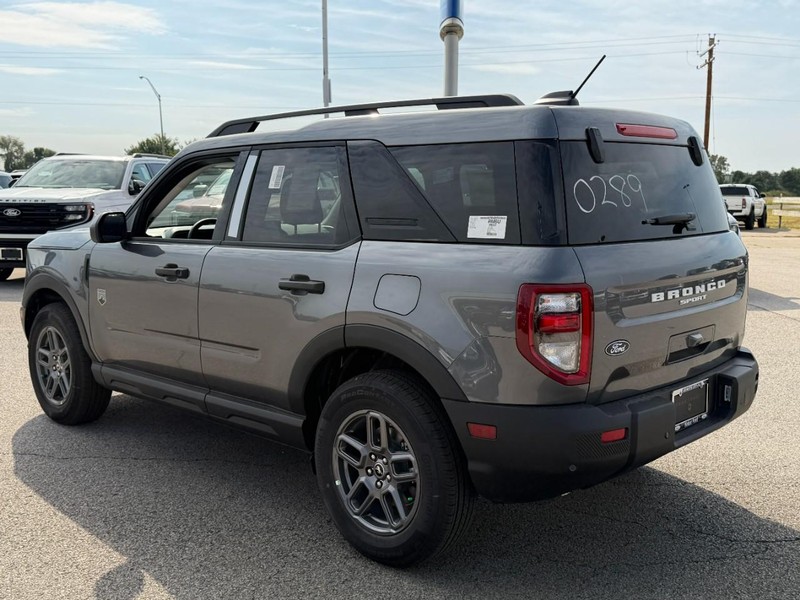 Ford Bronco Sport Vehicle Full-screen Gallery Image 3