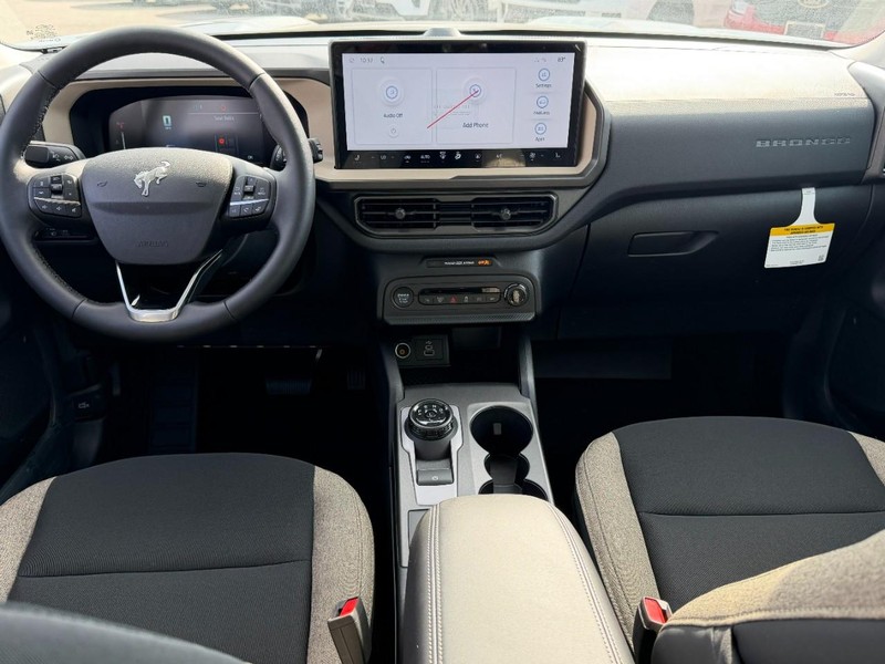 Ford Bronco Sport Vehicle Full-screen Gallery Image 5