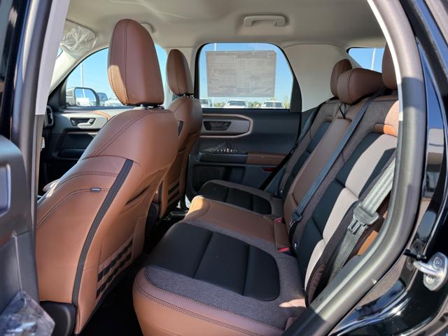 Ford Bronco Sport Vehicle Full-screen Gallery Image 5
