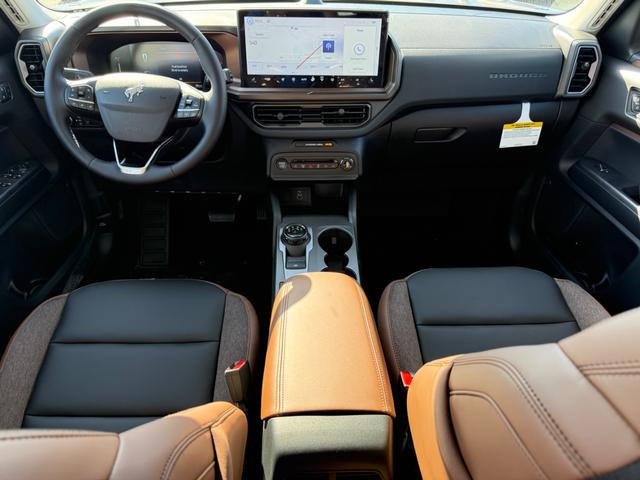 Ford Bronco Sport Vehicle Full-screen Gallery Image 6