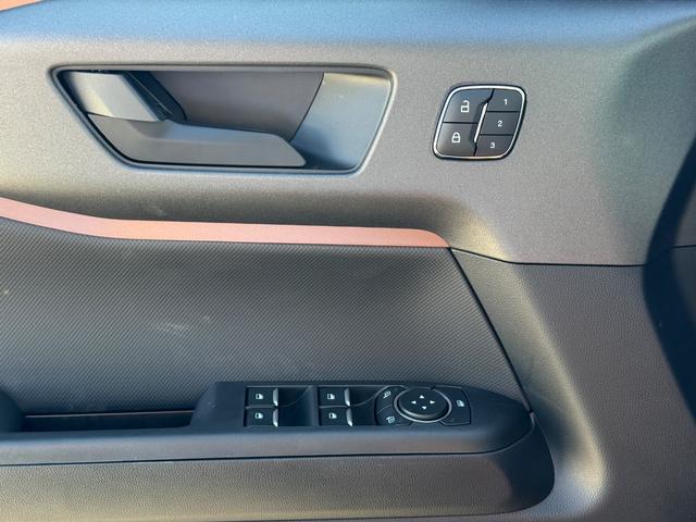 Ford Bronco Sport Vehicle Full-screen Gallery Image 16