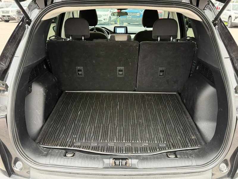Ford Escape Vehicle Full-screen Gallery Image 5
