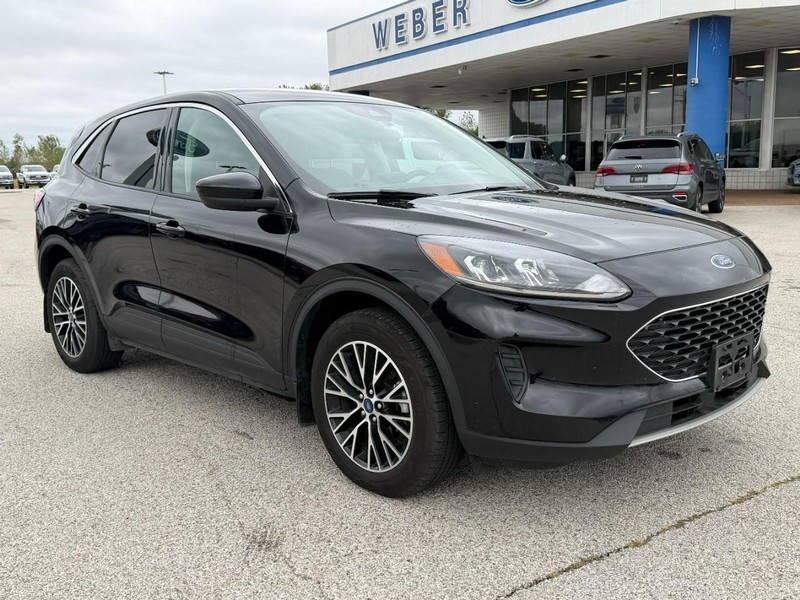 Ford Escape Vehicle Full-screen Gallery Image 8