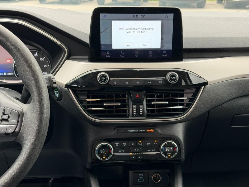 Ford Escape Vehicle Full-screen Gallery Image 13