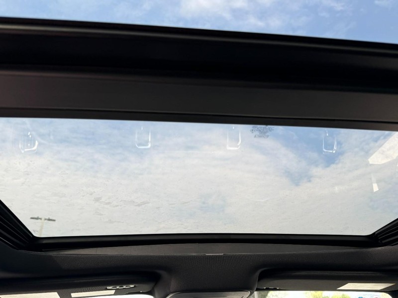 Ford Expedition Vehicle Full-screen Gallery Image 7