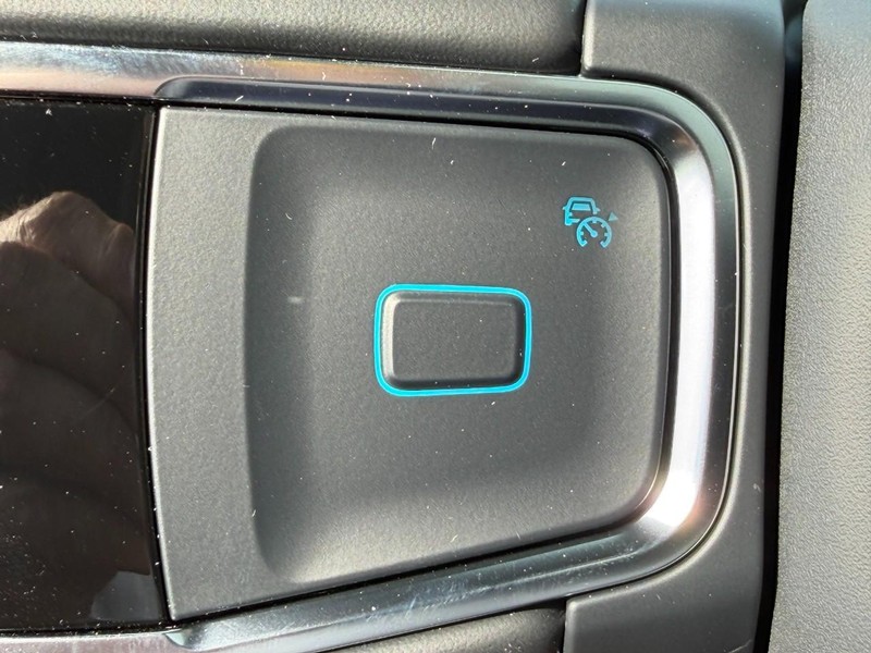 Ford Expedition Vehicle Full-screen Gallery Image 14