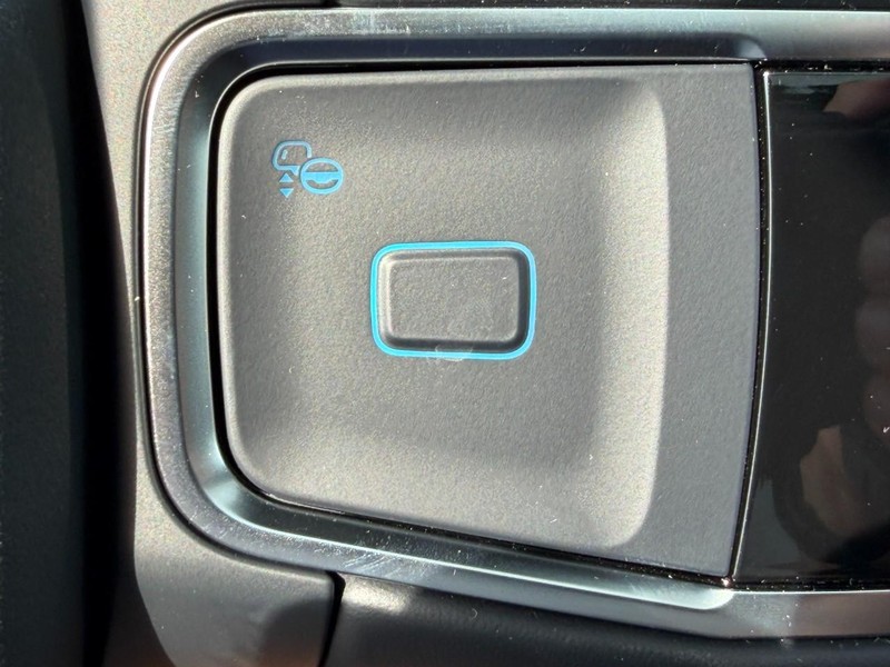 Ford Expedition Vehicle Full-screen Gallery Image 15