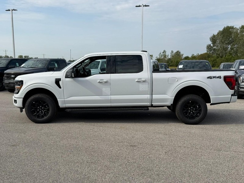 Ford F-150 Vehicle Full-screen Gallery Image 2
