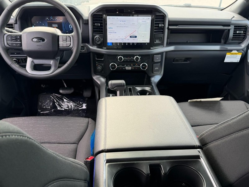 Ford F-150 Vehicle Full-screen Gallery Image 5