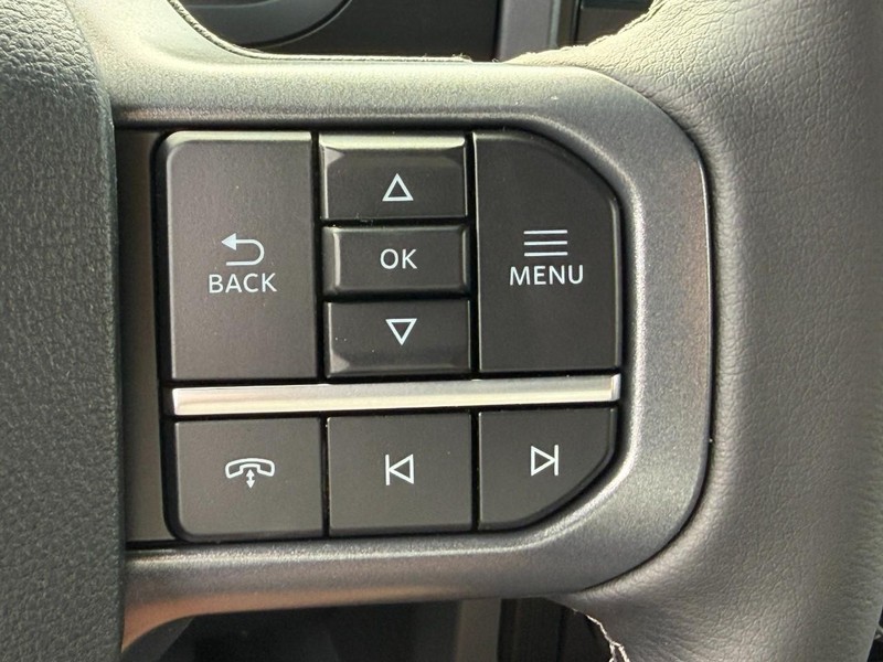 Ford F-150 Vehicle Full-screen Gallery Image 12