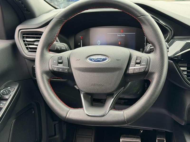 Ford Escape Vehicle Full-screen Gallery Image 12