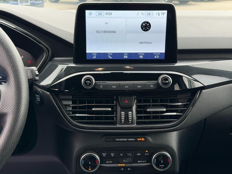 Ford Escape Vehicle Full-screen Gallery Image 13