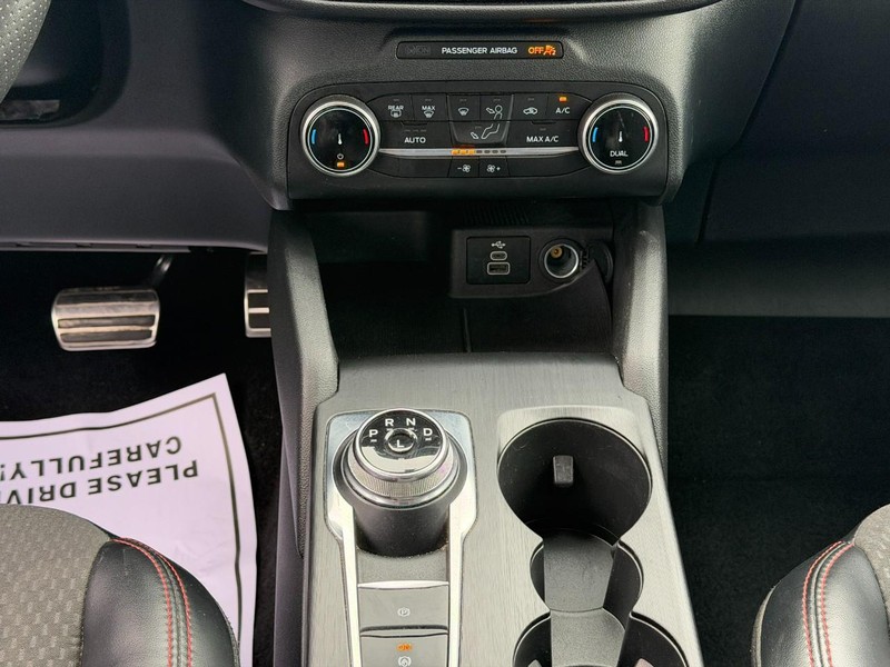 Ford Escape Vehicle Full-screen Gallery Image 14