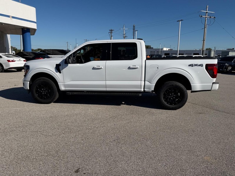 Ford F-150 Vehicle Full-screen Gallery Image 2