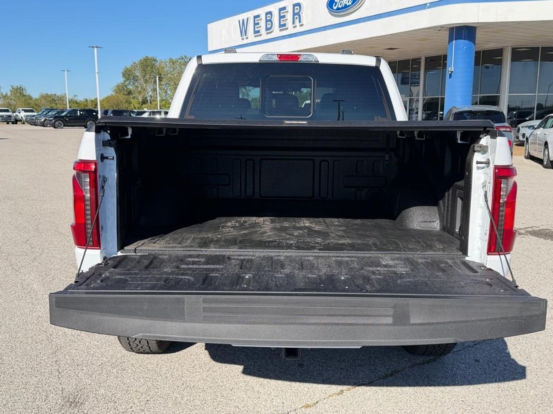 Ford F-150 Vehicle Full-screen Gallery Image 5