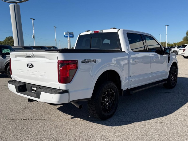 Ford F-150 Vehicle Full-screen Gallery Image 6
